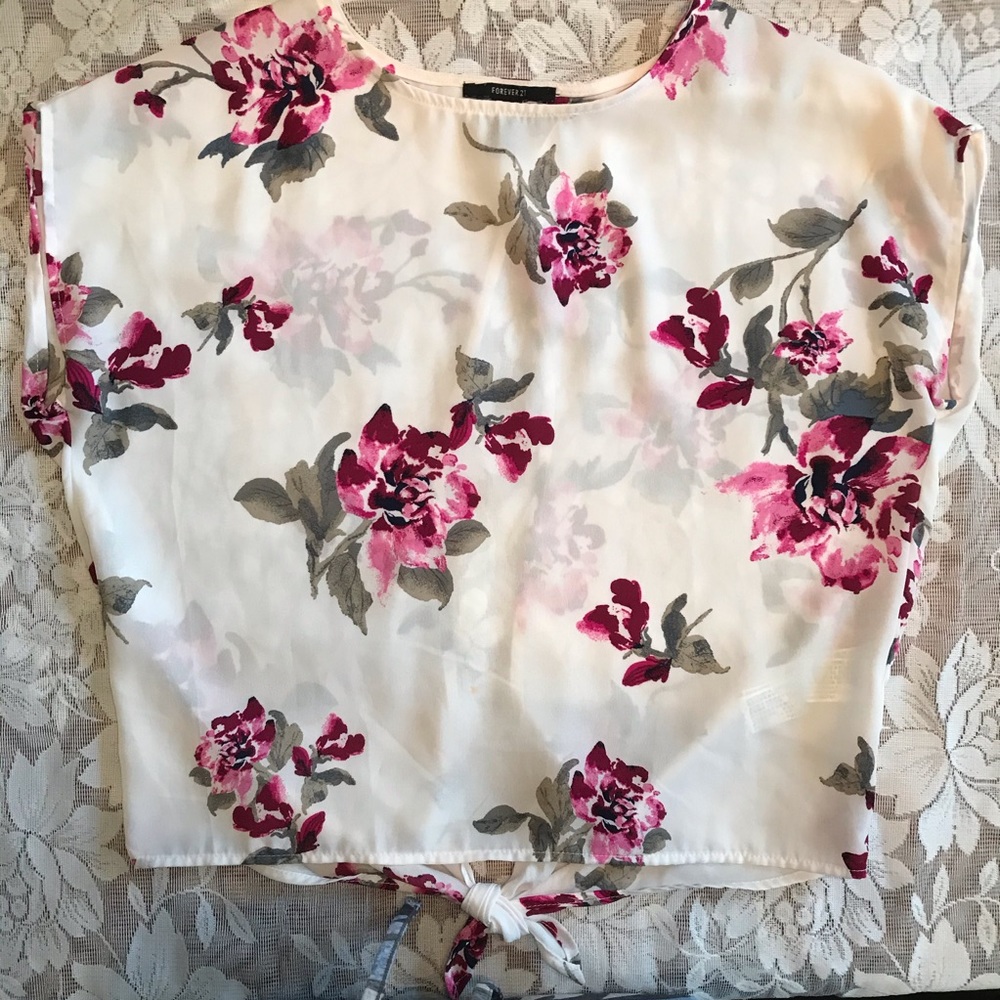 Forever 21 short sleeve flowered blouse